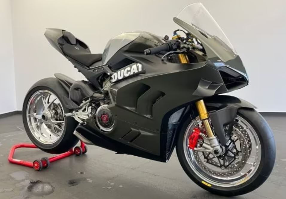 Ducati Panigale V4 S Black Forest